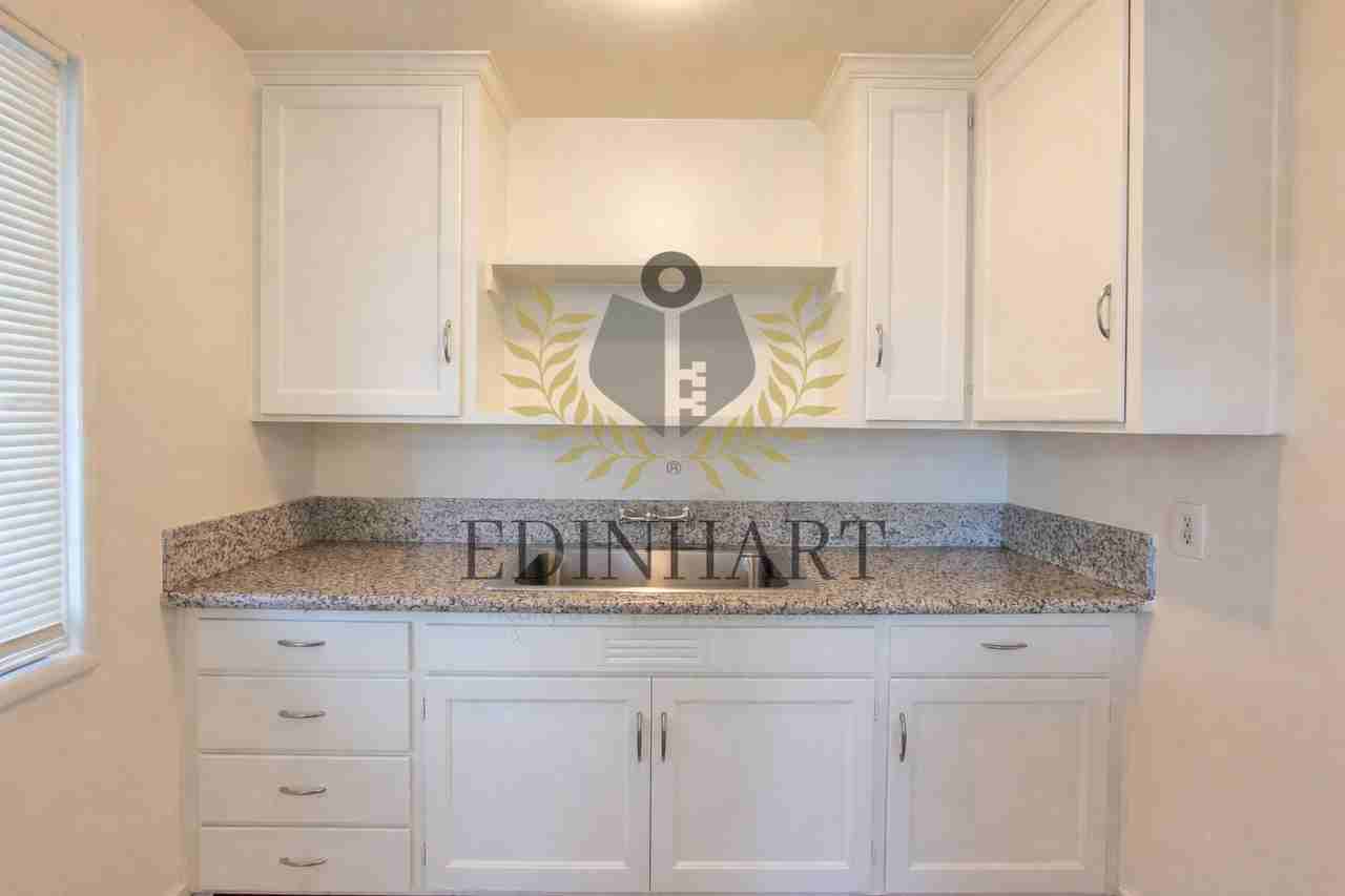 1916 E Hunter Ave #4 - Photo 7 of 17