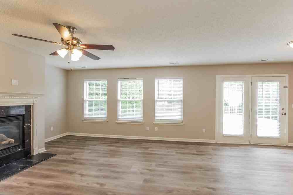 4116 Everest Dr - Photo 4 of 17