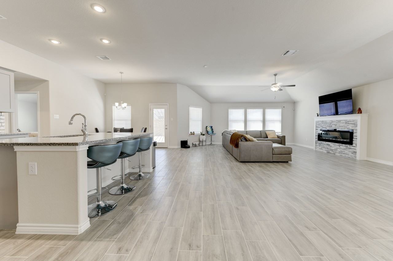 6302 Cordillera Dr - Photo 3 of 16