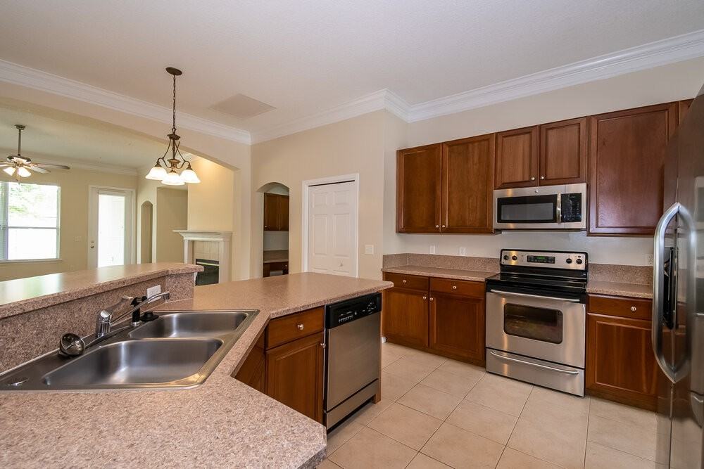 2817 Alaskan Way - Photo 7 of 16