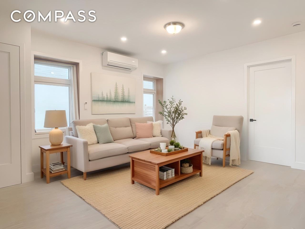 1634 W 2nd St #1 - Photo 3 of 8