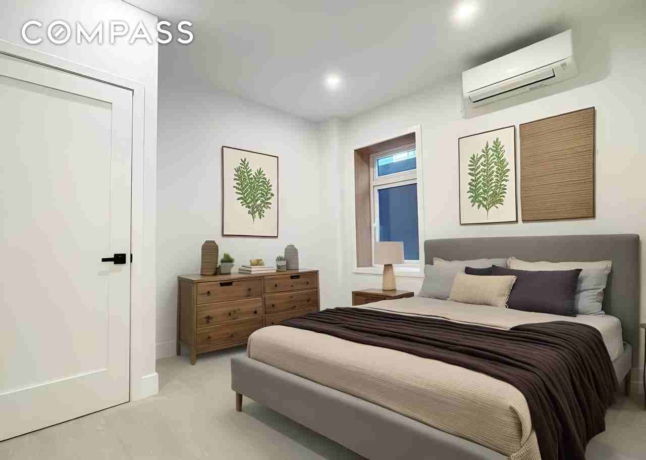 1634 W 2nd St #1 - Photo 5 of 8