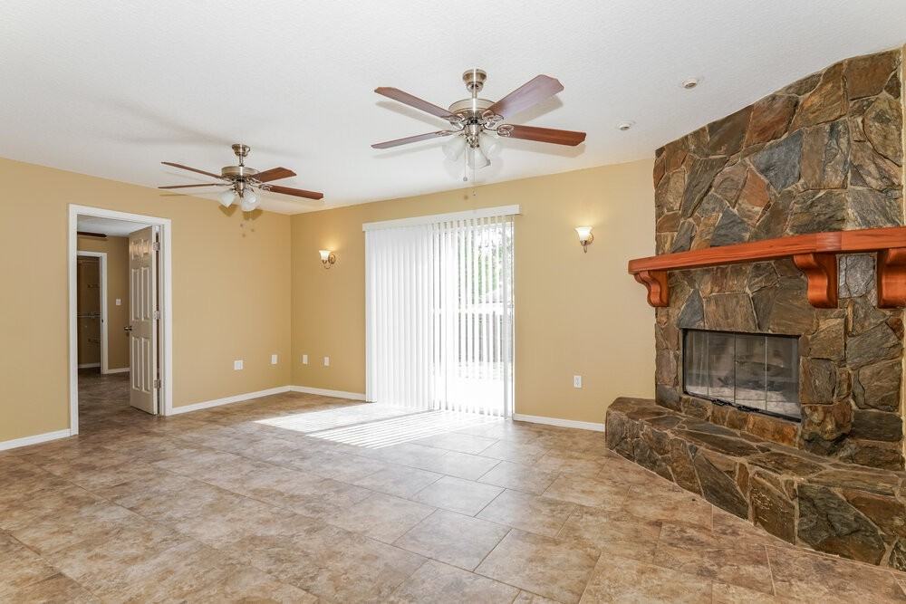 1539 Lafayette Ave - Photo 4 of 16