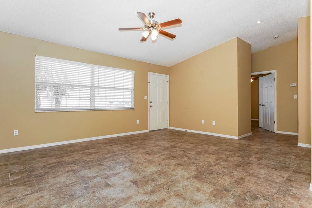 1539 Lafayette Ave - Photo 5 of 16