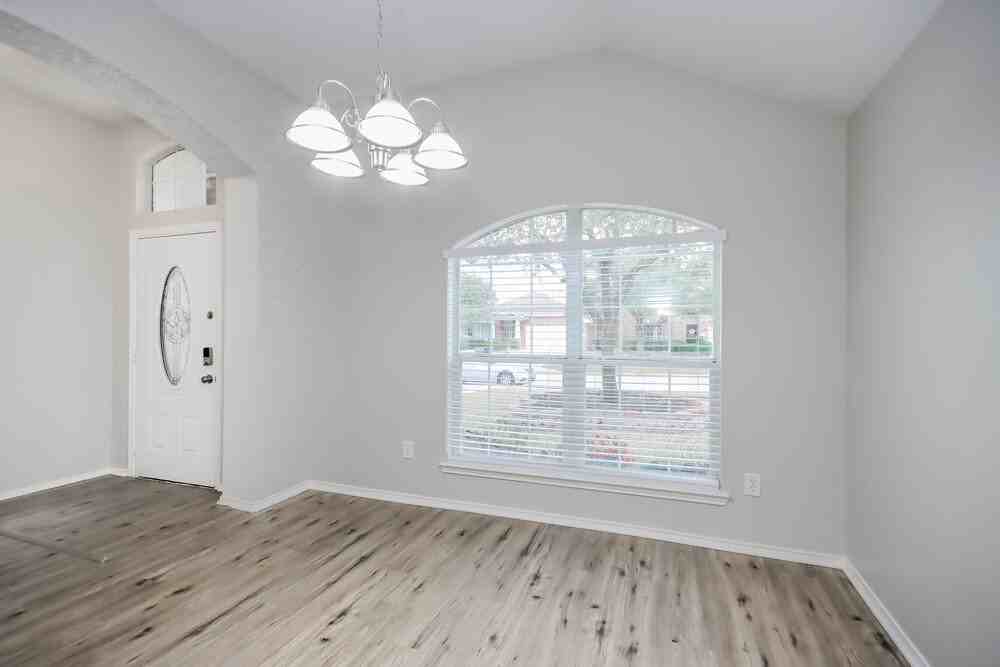 1919 Treasure Mountain Dr - Photo 5 of 16