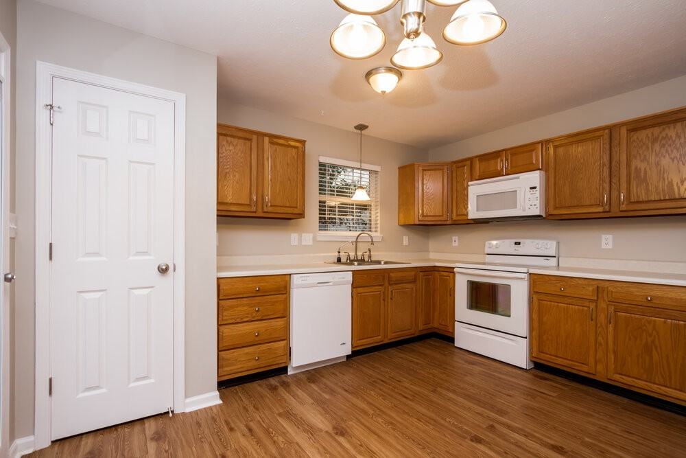 12044 Pepperwood Dr - Photo 7 of 16