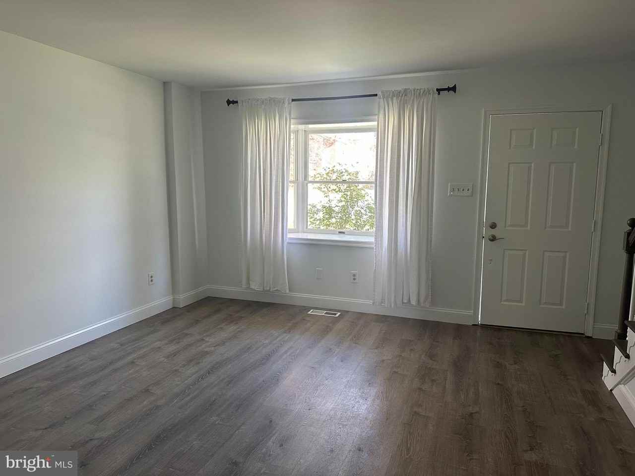 223 E 8th Ave - Photo 2 of 25