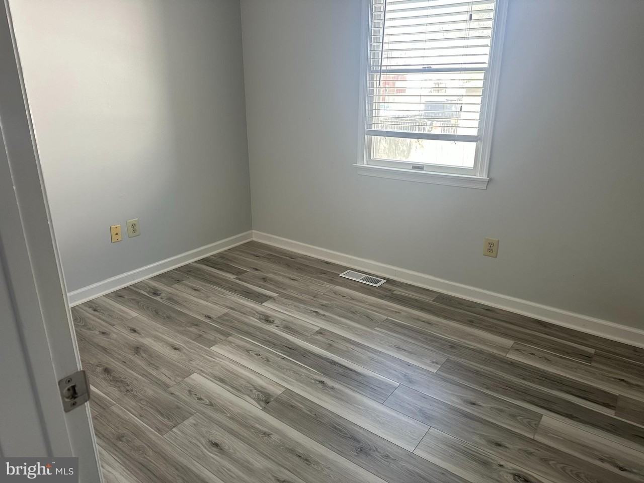 223 E 8th Ave - Photo 6 of 25