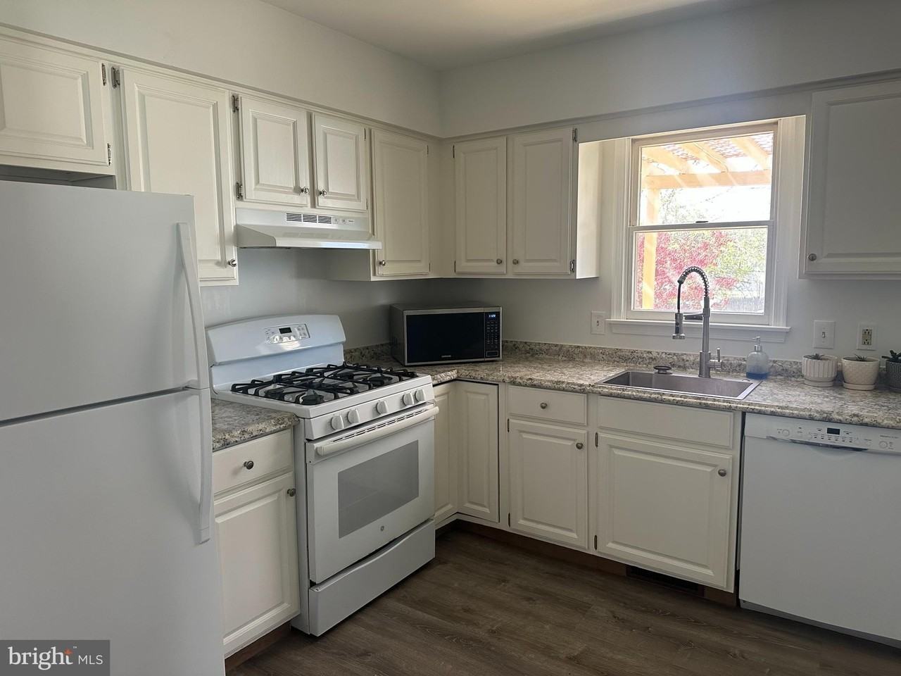 223 E 8th Ave - Photo 7 of 25