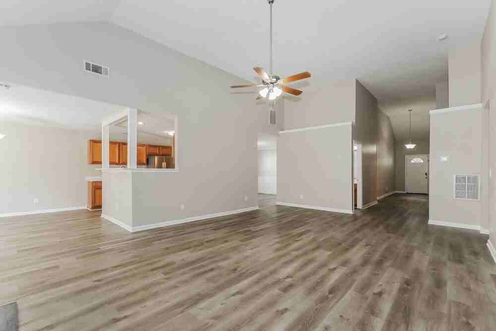 1597 Rice Sq - Photo 4 of 16