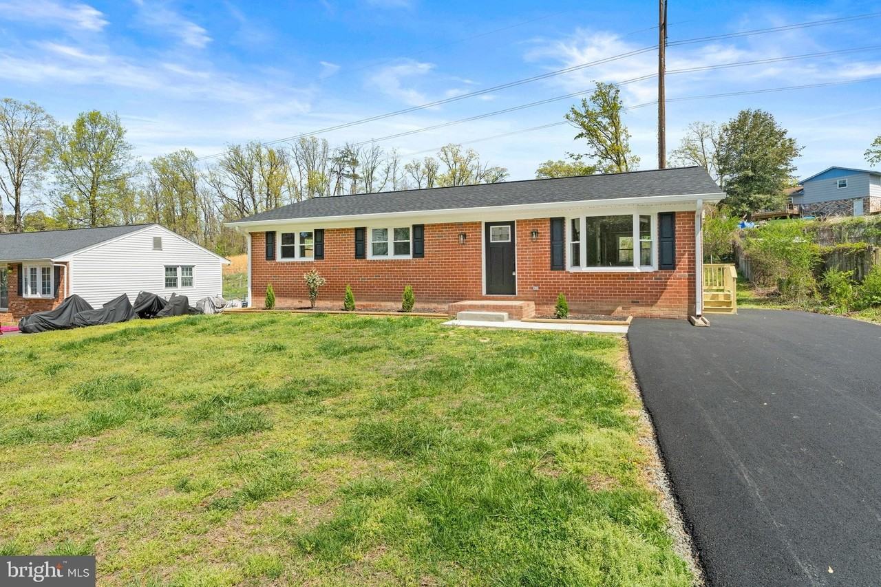 221 Morningside Dr - Photo 4 of 50