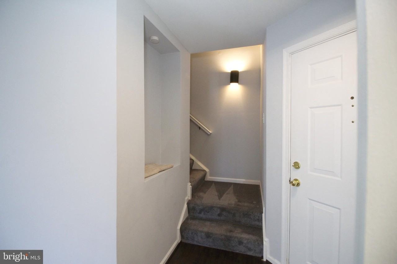 46598 Drysdale Ter Unit 303 - Photo 5 of 29