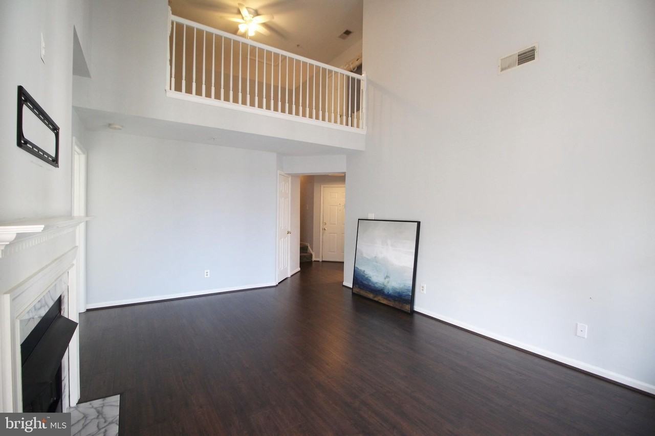 46598 Drysdale Ter Unit 303 - Photo 7 of 29