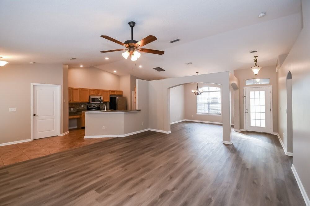 1299 Summit Oaks Dr E - Photo 3 of 16