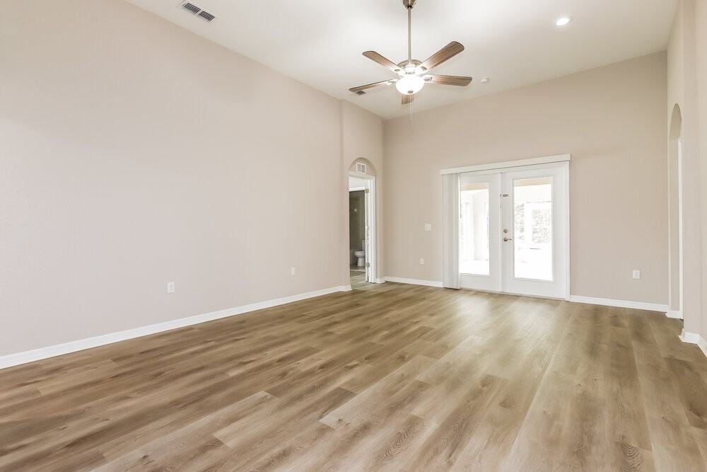 1873 Kingsmill Dr - Photo 4 of 16