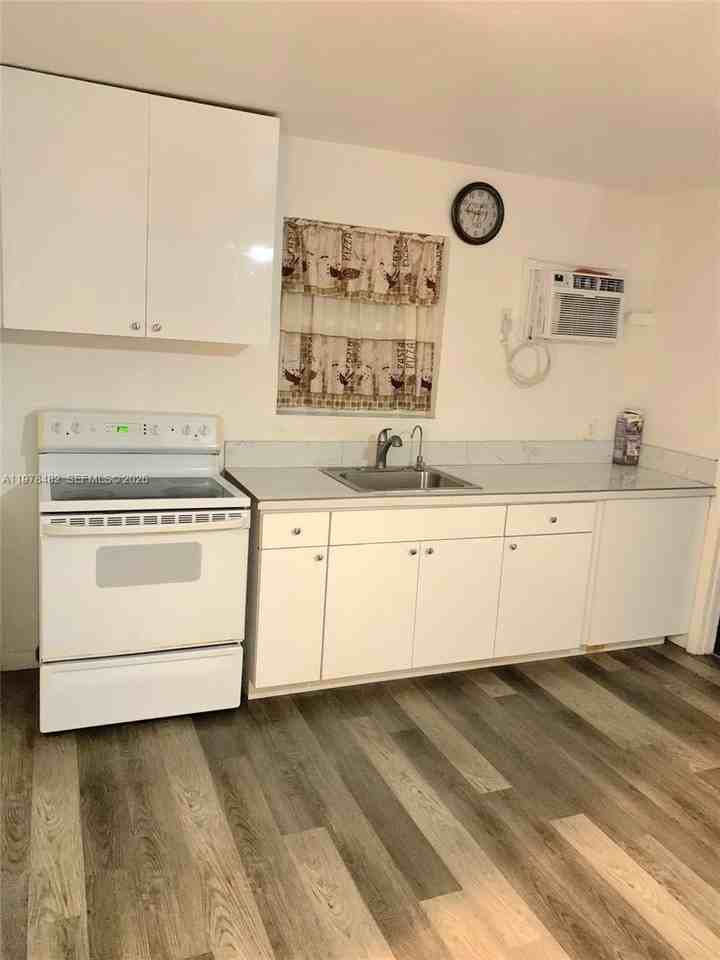 415 Nw 132nd St #2 - Photo 6 of 11