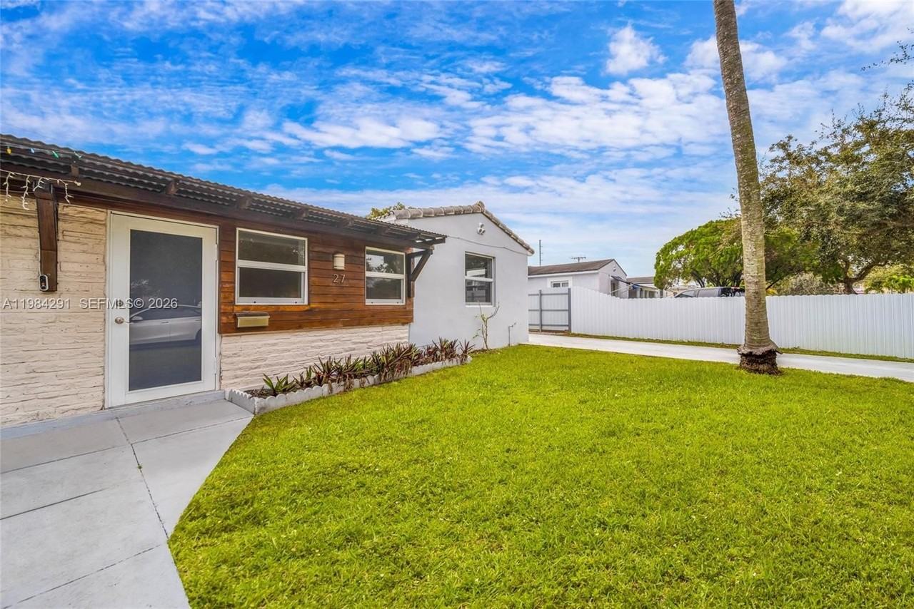 27 Suffolk Ave #0 - Photo 5 of 40