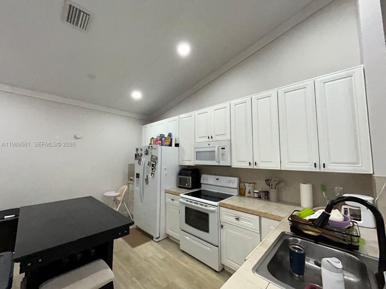 11065 Nw 38th Pl #11065 - Photo 6 of 15