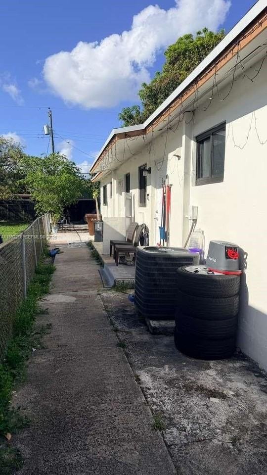 673 W 30th St #671 - Photo 7 of 19