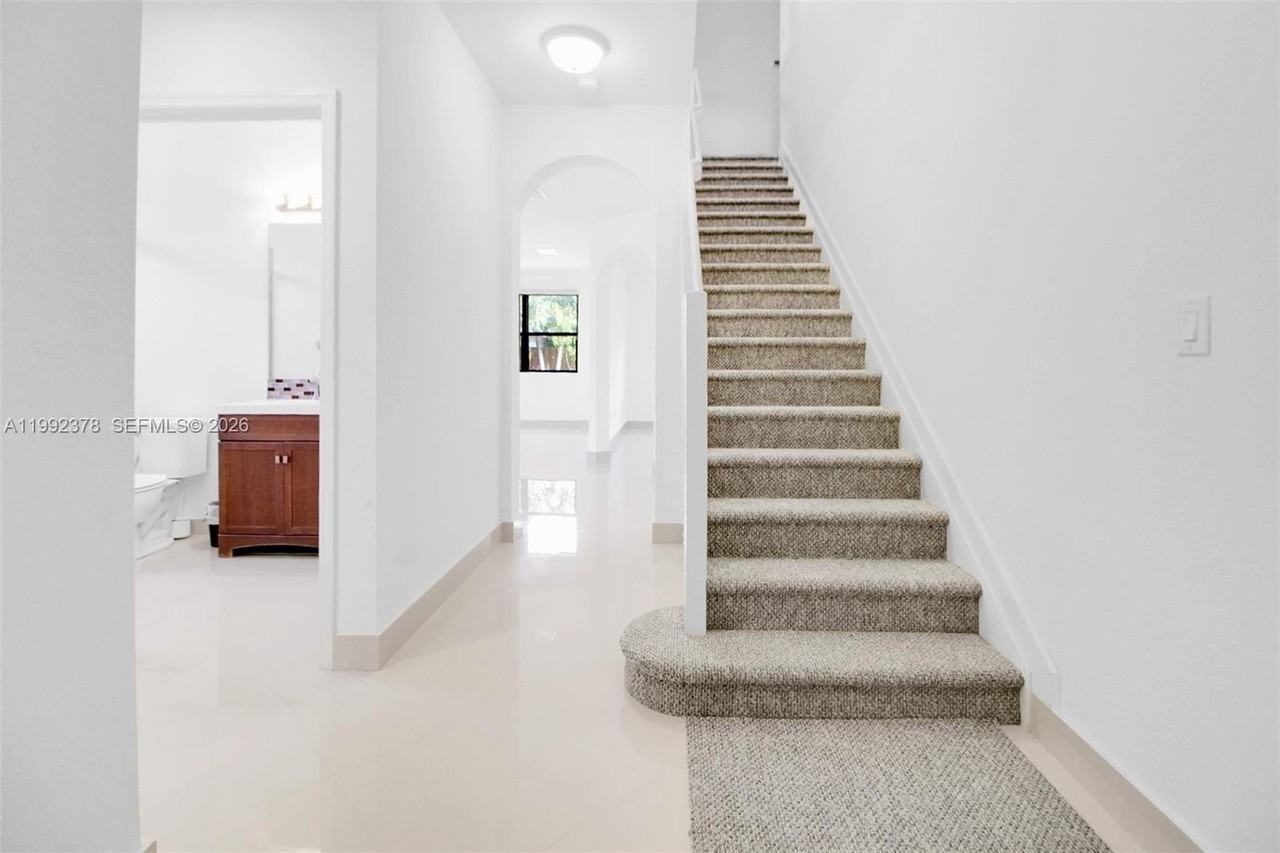 15267 Sw 173rd Ln - Photo 7 of 46