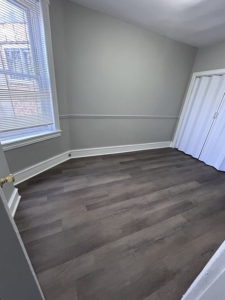 5819 Pemberton St #1 - Photo 6 of 17