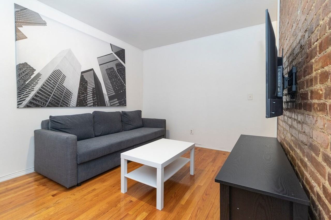 309 E 95th St #1032053P - Photo 3 of 34
