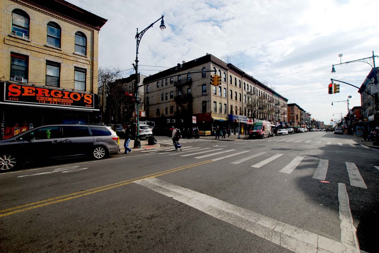 4700 5th Avenue #2 - Photo 7 of 12