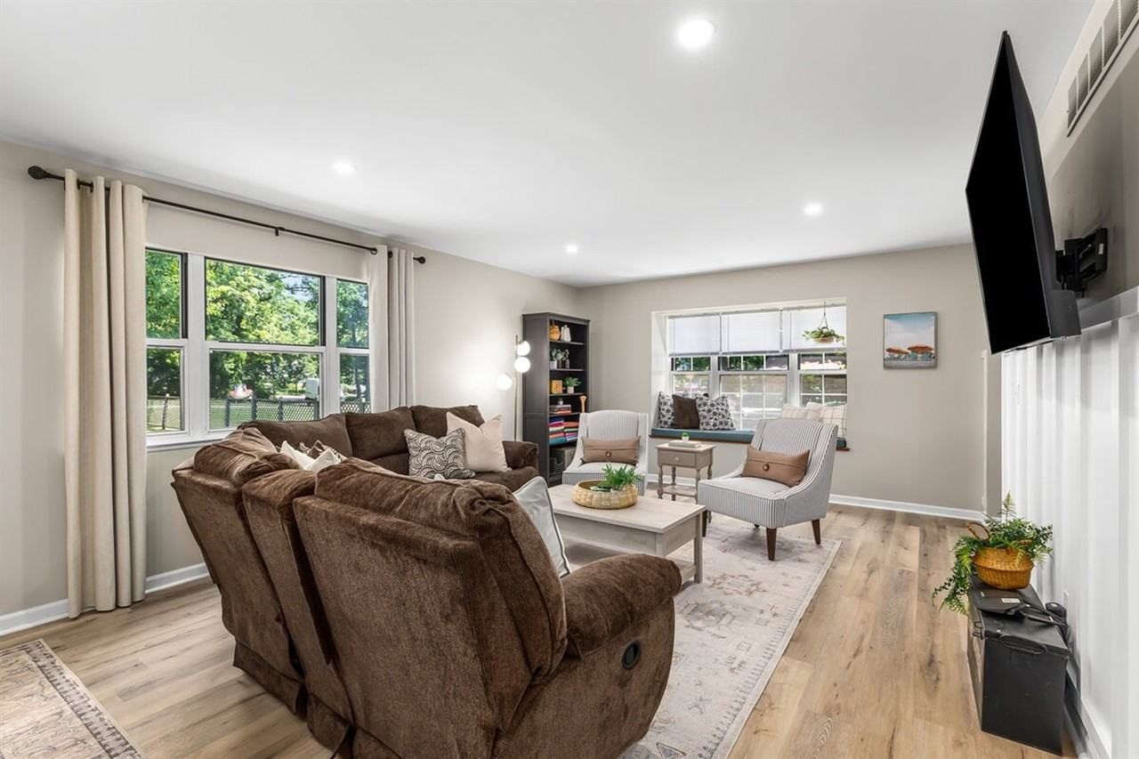 4575 Oakestia St #1032322P - Photo 5 of 50