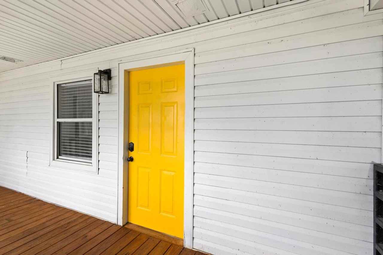 1882 Lake St #1094236P - Photo 3 of 14