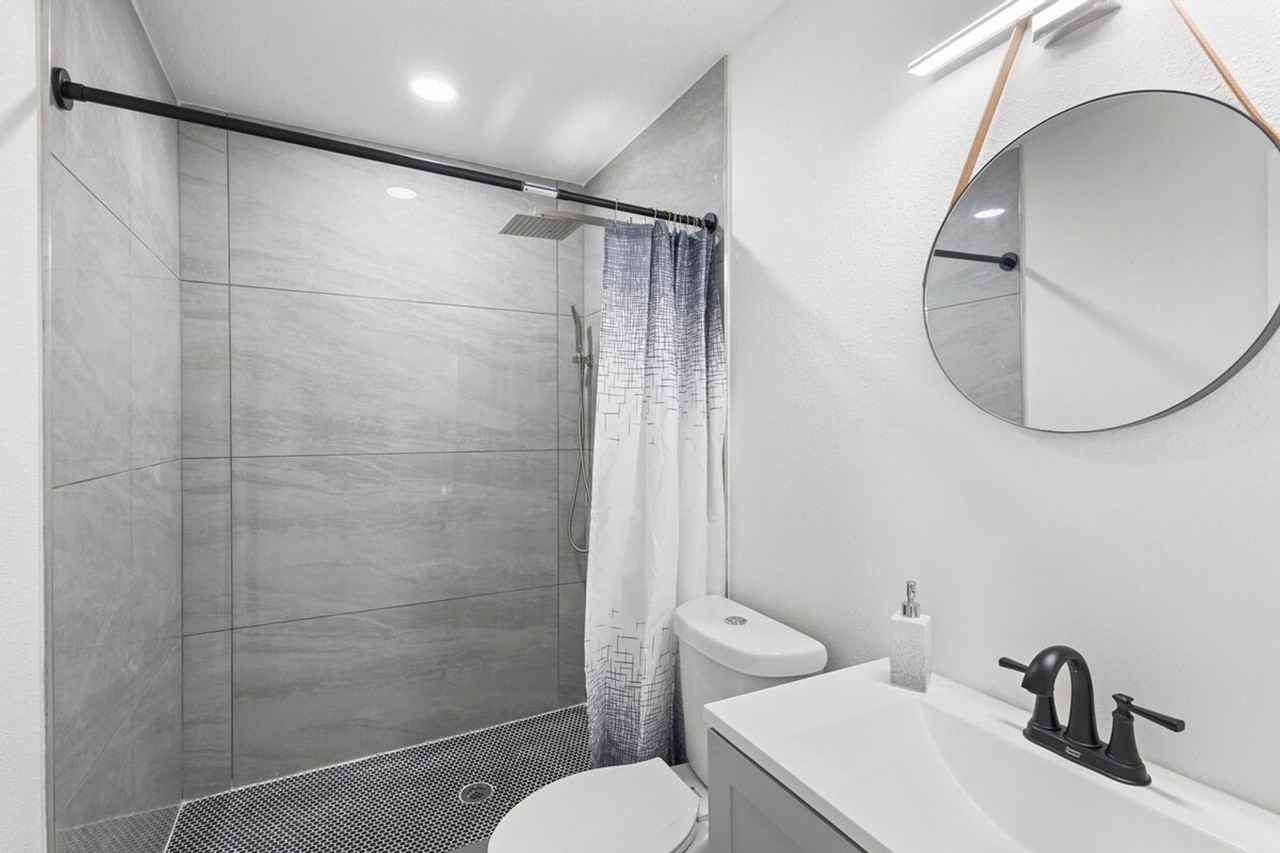 1882 Lake St #1094236P - Photo 7 of 14