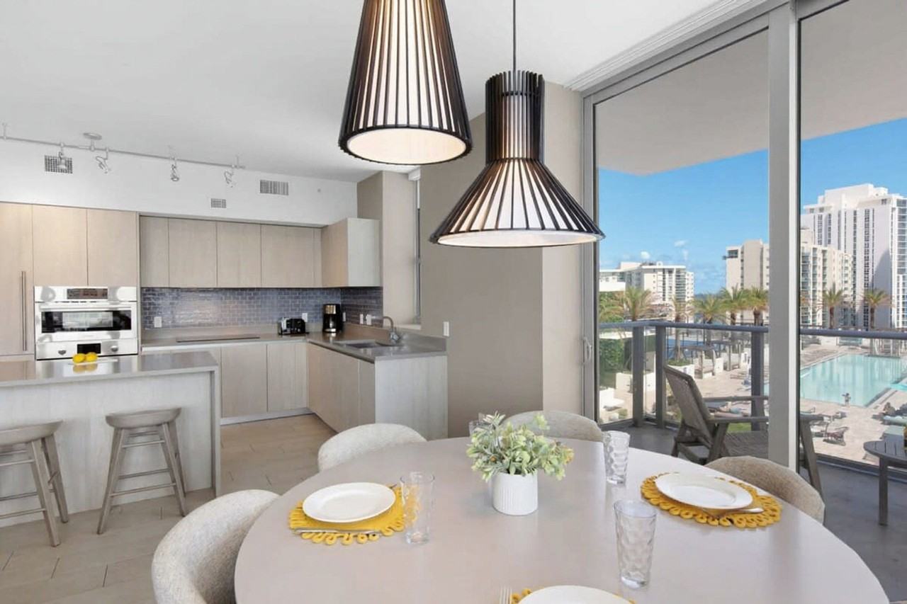 4010 South Ocean Drive - Photo 5 of 100