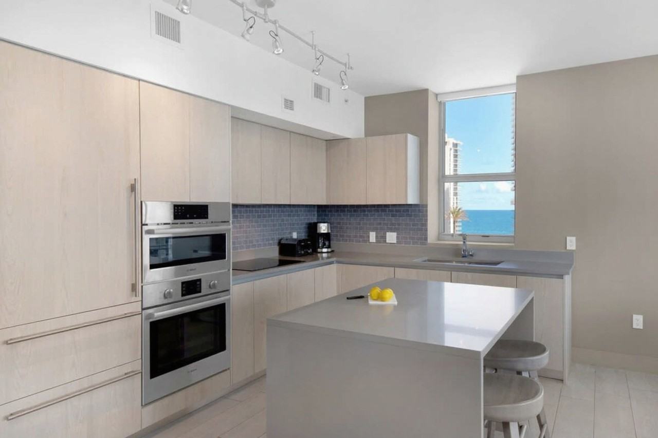 4010 South Ocean Drive - Photo 6 of 100