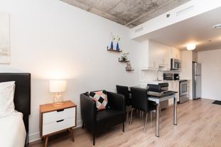 1227 Av De L'Hôtel-De-Ville - Photo 1 of 1