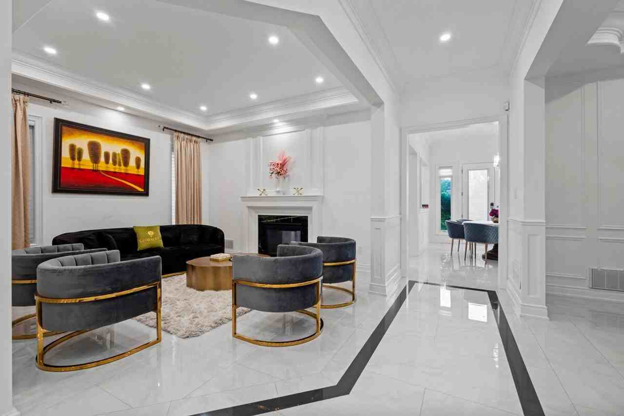 111 Selvapiano Cres #1346022P - Photo 3 of 34