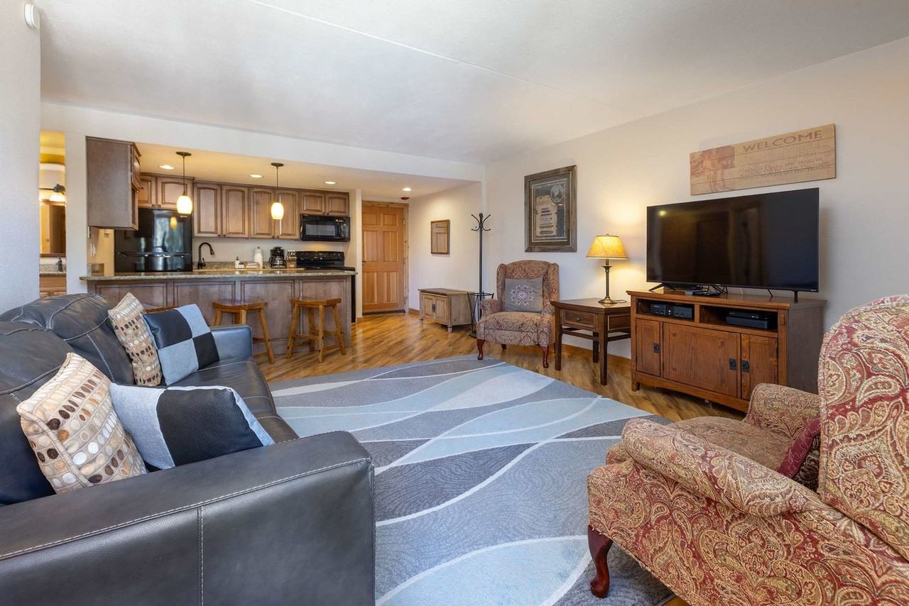 455 Village Rd #1387671P - Photo 3 of 25