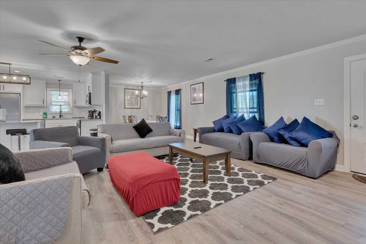 1012 Glenco Rd #1388436P - Photo 2 of 31