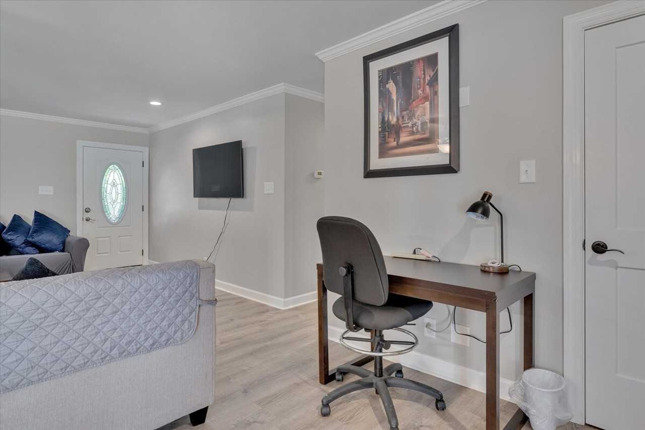1012 Glenco Rd #1388436P - Photo 3 of 31