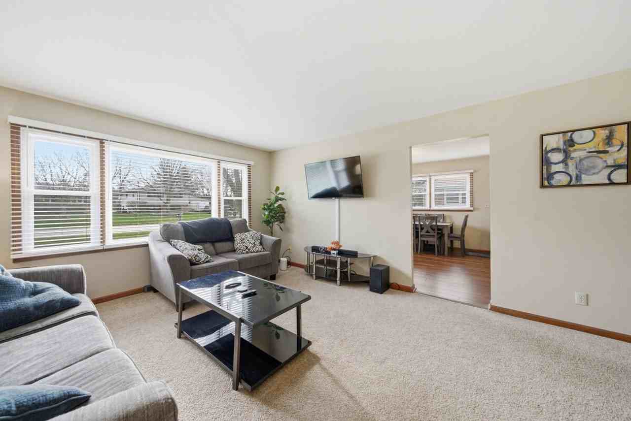 1071 Johnston Dr #1511610P - Photo 2 of 14