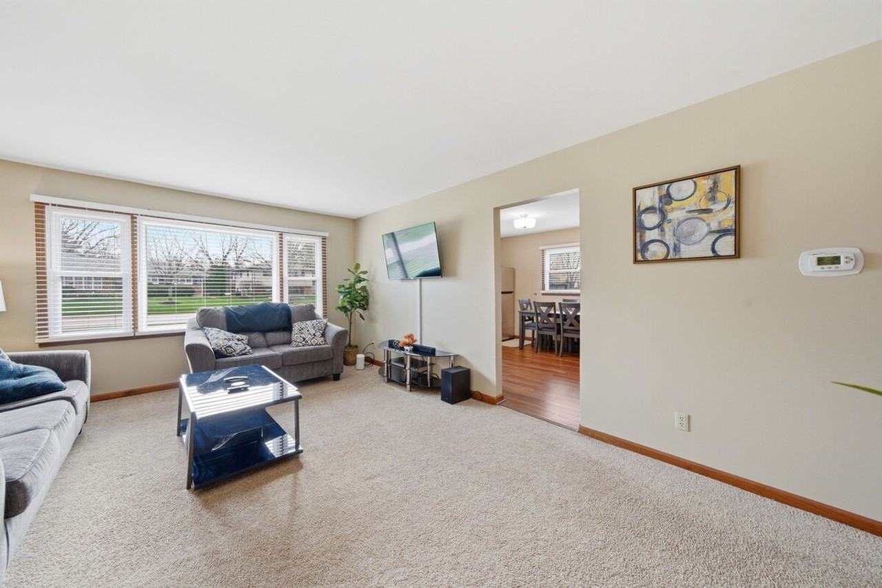 1071 Johnston Dr #1511610P - Photo 4 of 14