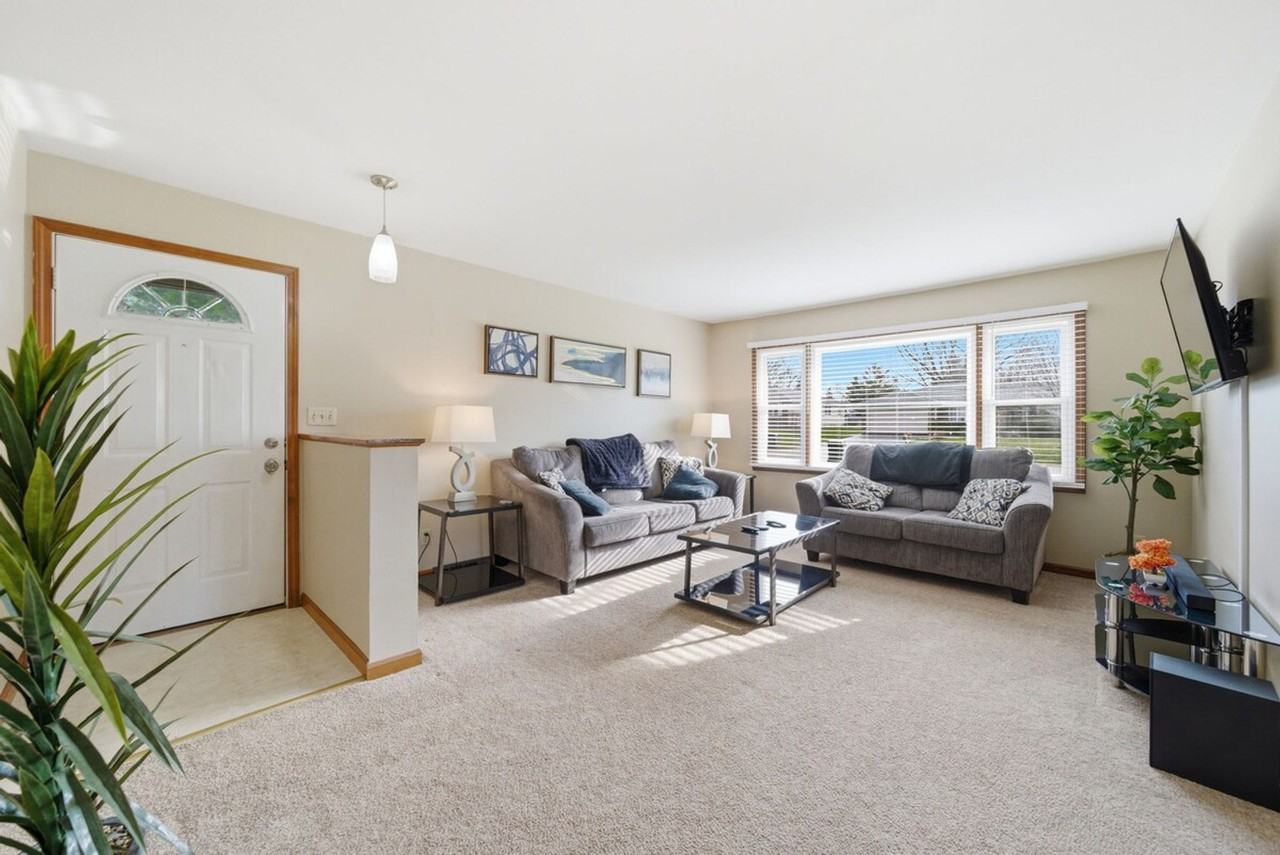1071 Johnston Dr #1511610P - Photo 5 of 14