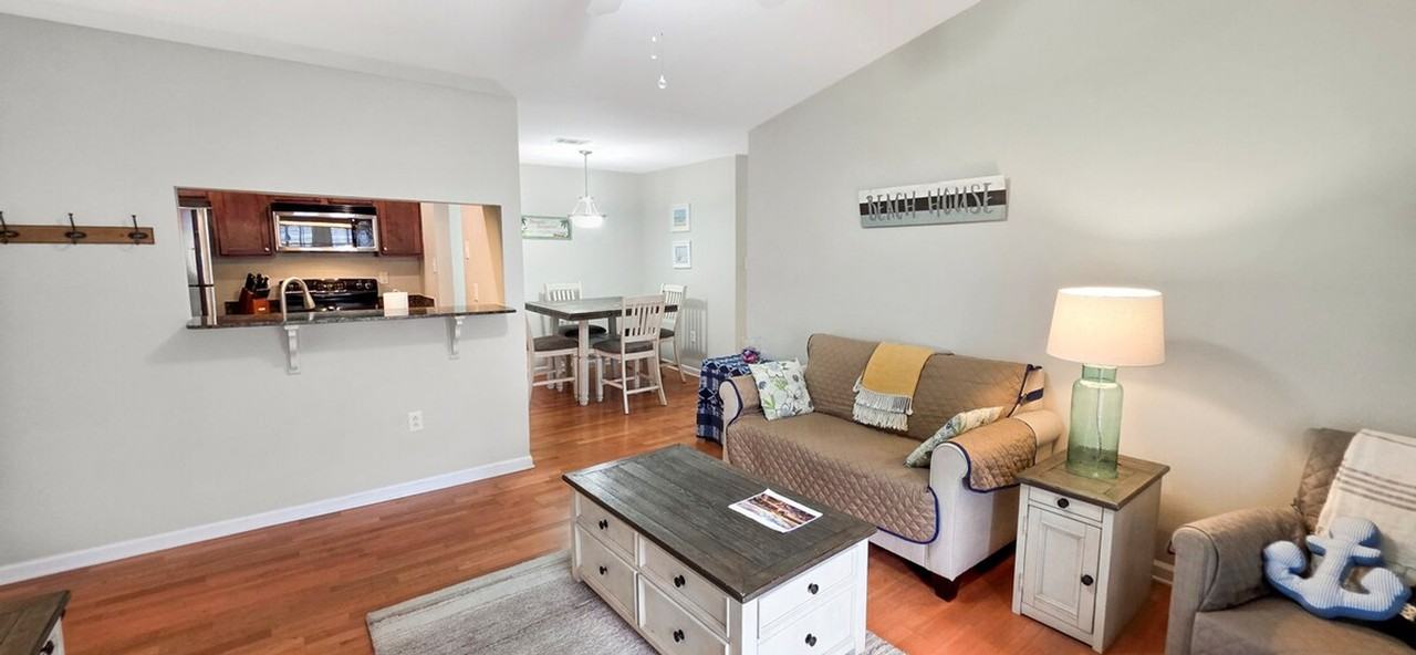 2421 Beachview Dr #1513211P - Photo 2 of 35