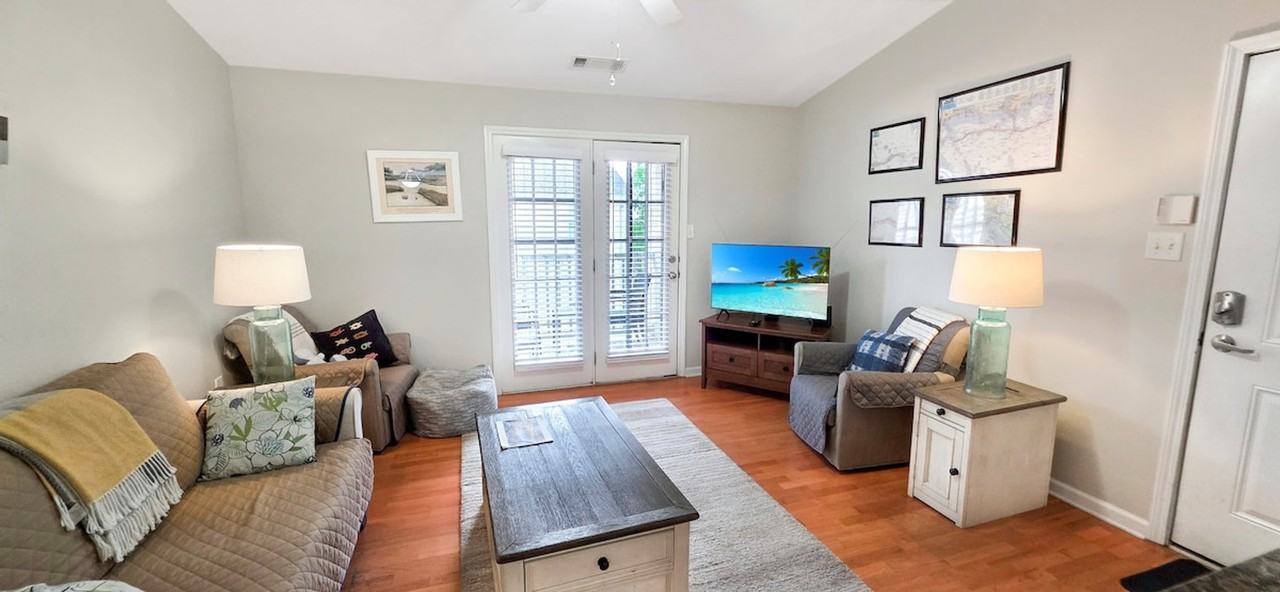2421 Beachview Dr #1513211P - Photo 3 of 35