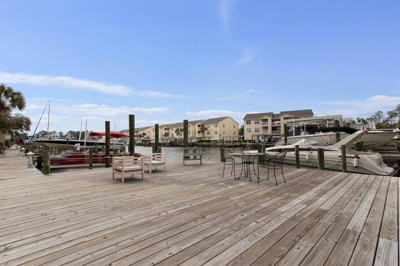 2421 Beachview Dr #1513211P - Photo 7 of 35
