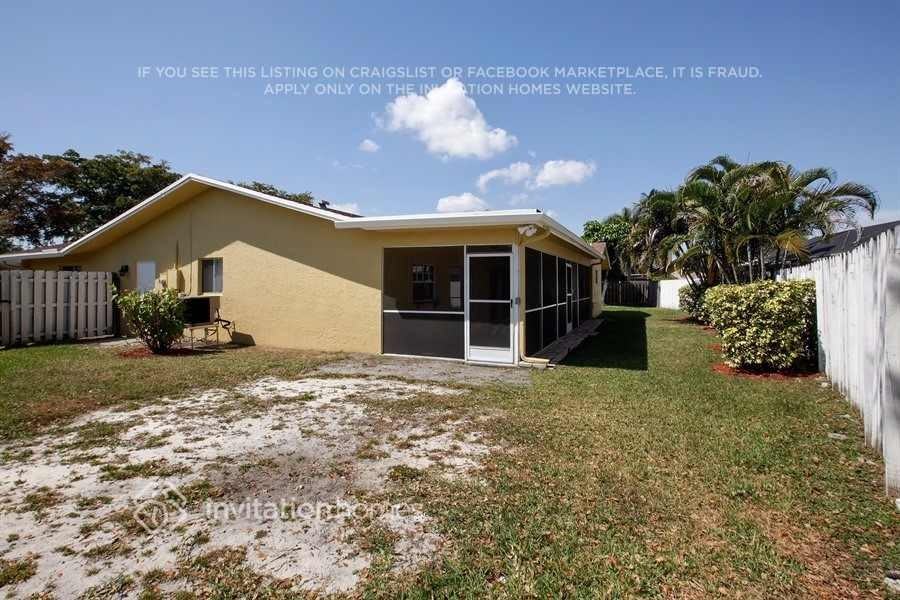 820 Nw 76th Ter - Photo 2 of 4