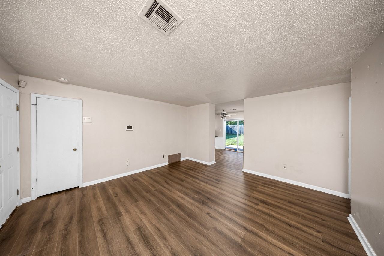 6927 Sw Cherokee Ave #1 - Photo 5 of 24