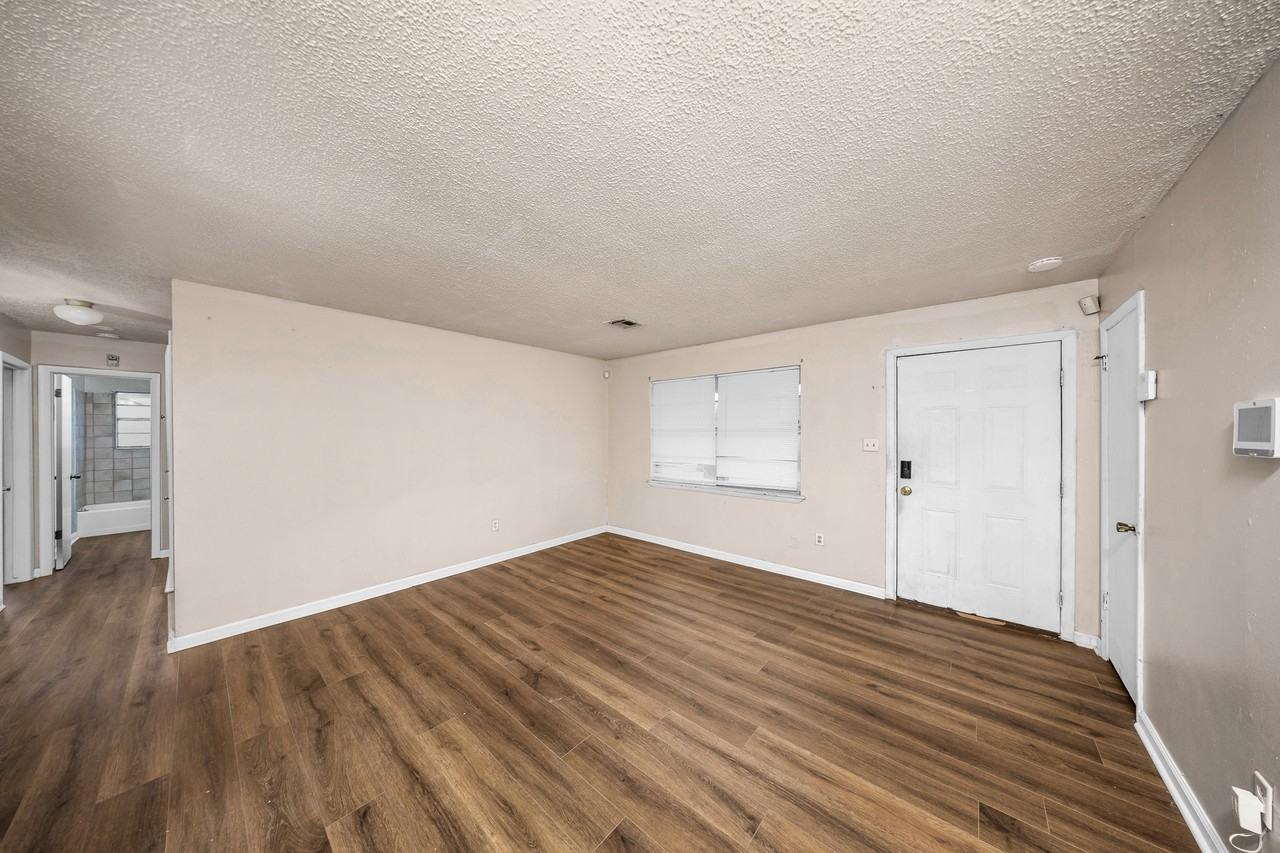 6927 Sw Cherokee Ave #1 - Photo 7 of 24