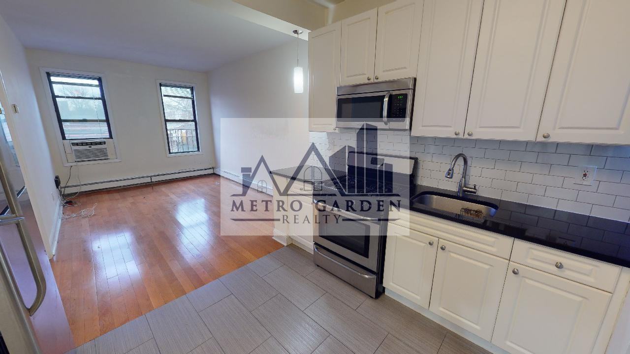 71-75 Yellowstone Boulevard #2R - Photo 6 of 23