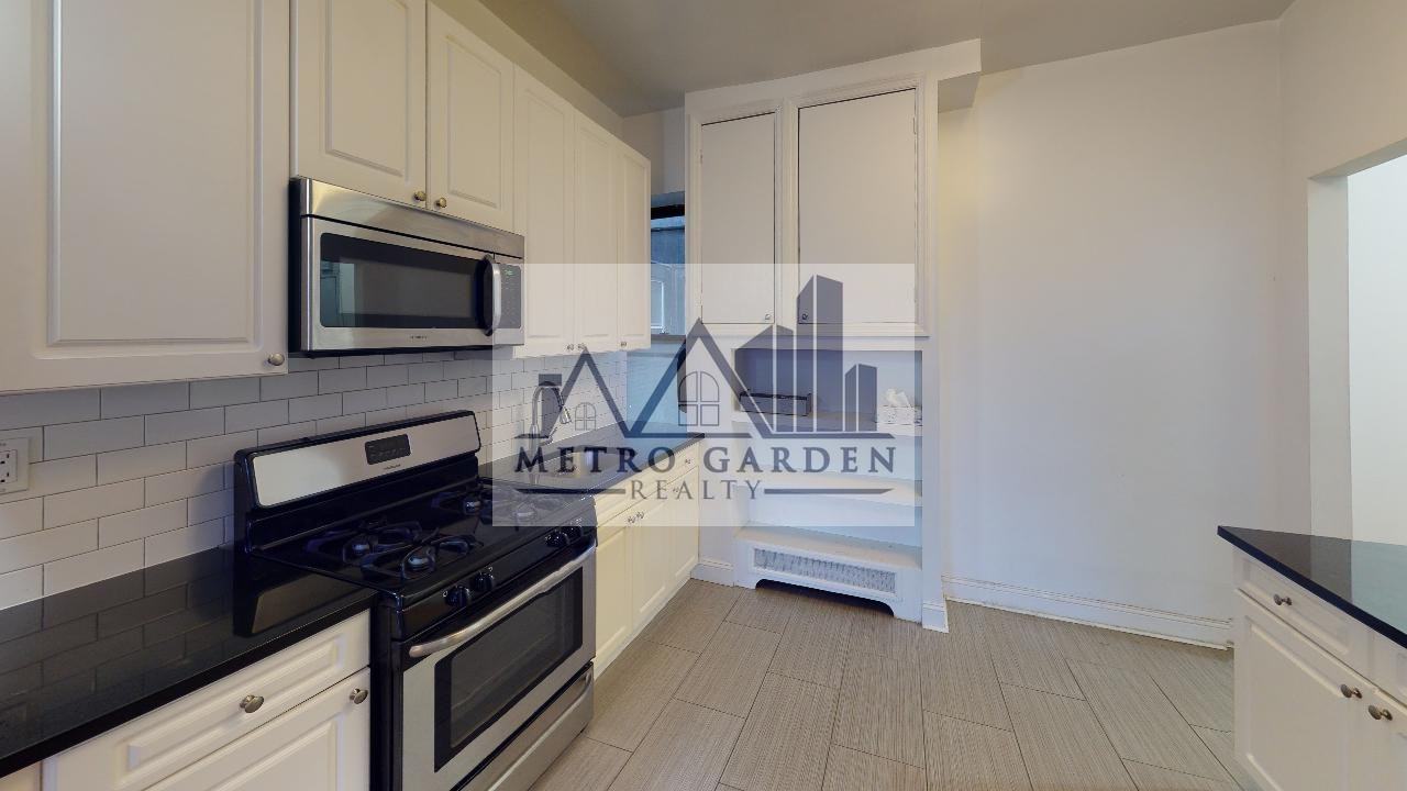 71-75 Yellowstone Boulevard #2R - Photo 7 of 23