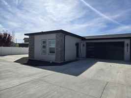 featured image of 1055 Cheney Dr W