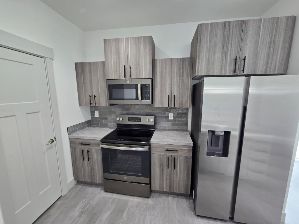 1055 Cheney Dr W - Photo 5 of 20